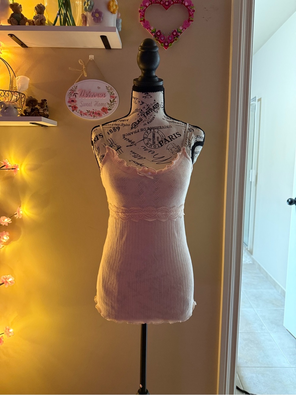 y2k vintage baby pink tank top with lace detail